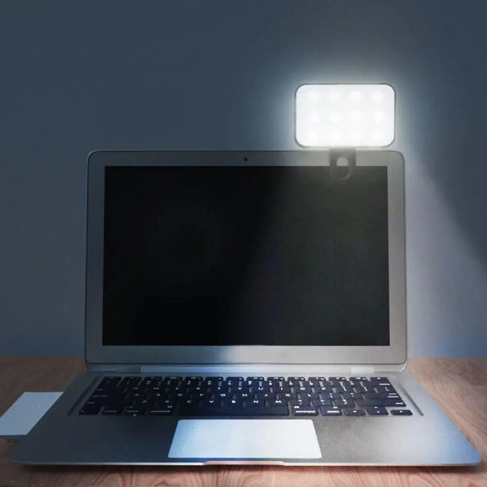 Clip-On Selfie Fill Light – 3 Modes, Rechargeable